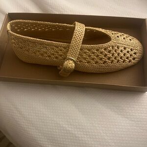 Steve Madden Tan Woven Flats